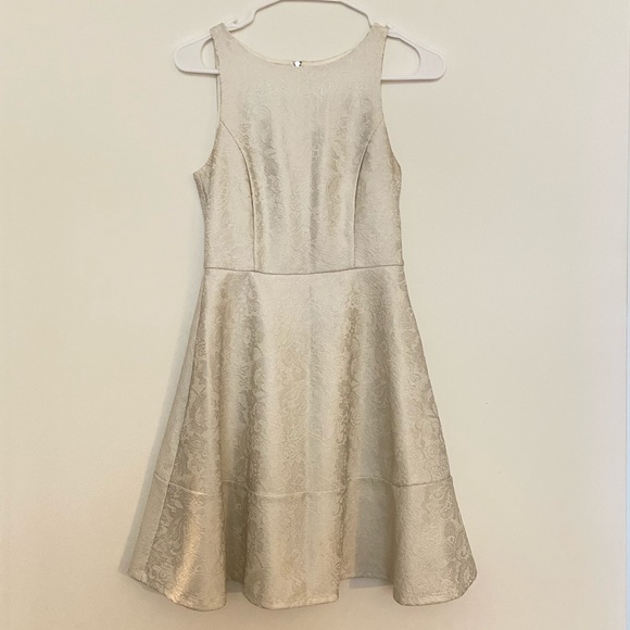 Forever New White Jaquard Fit & Flare Dress - Picture 2 of 3